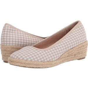 NWB LifeStride Karma Wedges